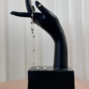 استند انگشتر مدل دست آرزو طرح دست پایه مکعبی