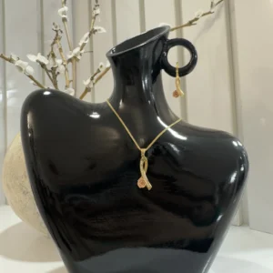 مانکن طلا و جواهر و بدلیجات نیم تنه ی آتوسا طرح پیراهنی