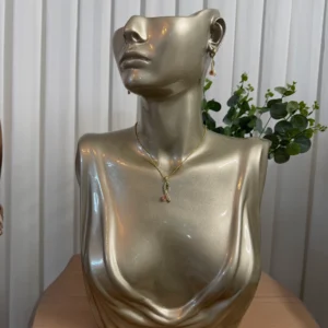 مانکن طلا و جواهر و بدلیجات نیم تنه ی ماریانا طرح یقه شل