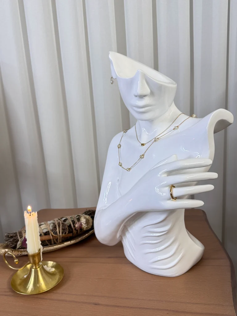 مانکن نیم تنه ی گیشا طرح تک دست مانکن شاخص و استند ویترین طلا و جواهر و بدلیجات فروشی